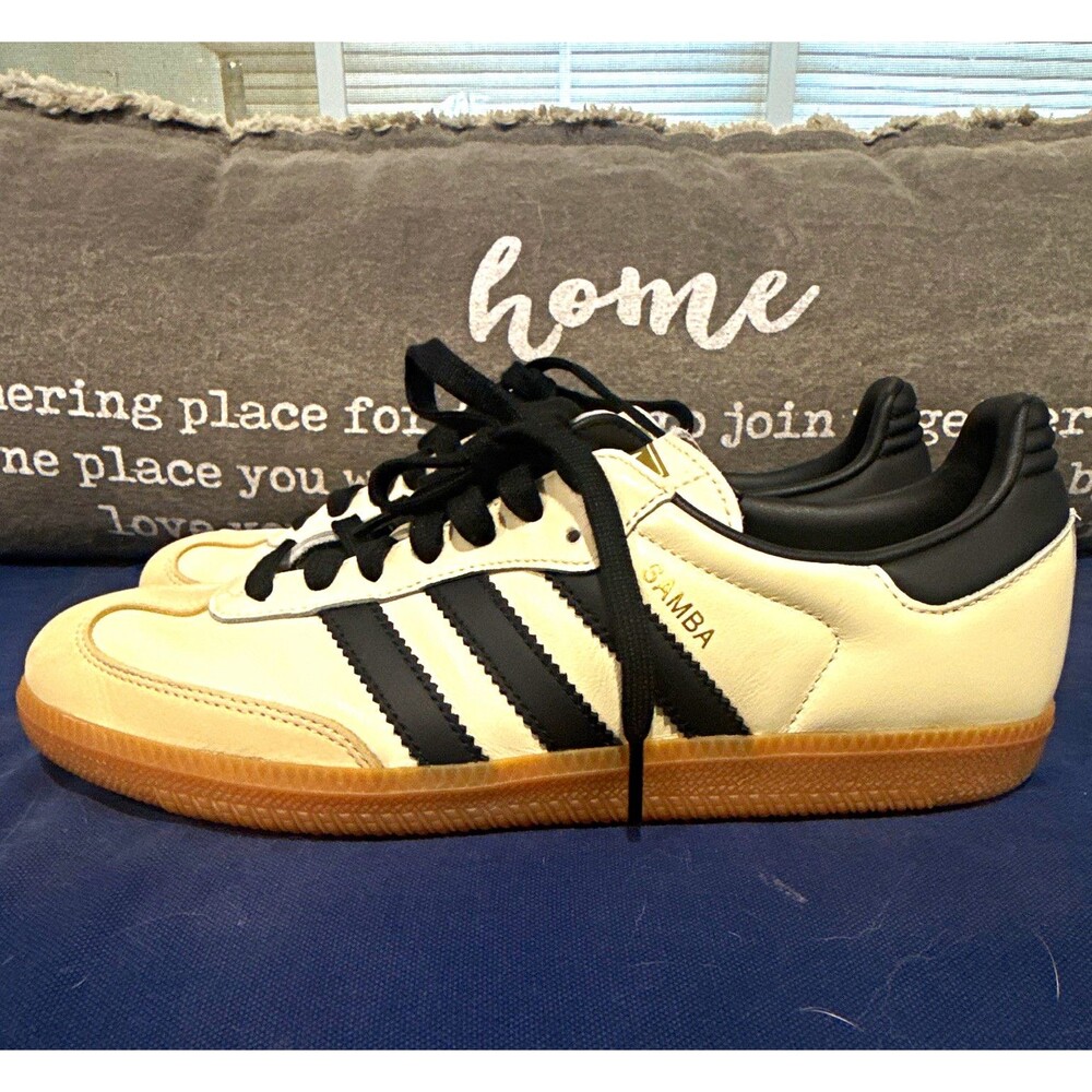 adidas Samba Women’s Low Top Lace Up Athletic Sneakers White Black Gum Sole